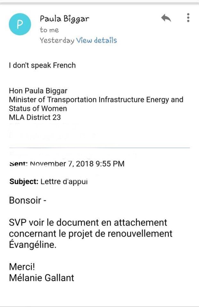 Une capture d'écran de l'échange de courriels. Une capture d'écran de l'échange de courriels.