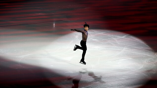 Le patineur Adam Siao Him Fa signe une victoire prometteuse à Angers