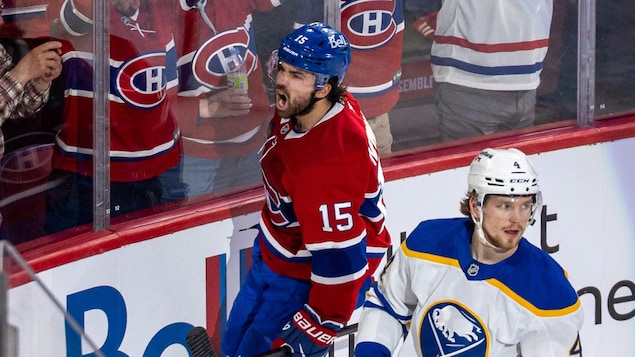  Le Canadien s’entend avec Alex Newhook et Arber Xhekaj 