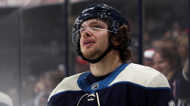 Artemi Panarin pendant l'échauffement avant un match à Columbus.