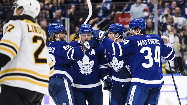 Les Maple Leafs stoppent la séquence des Bruins, mais perdent Ilya Samsonov