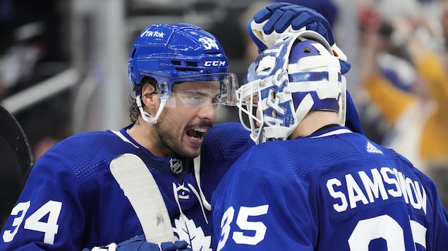 Les Maple Leafs ouvrent leur saison locale avec une victoire