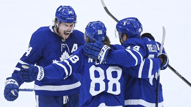 “This one’s for him”: Maple Leafs win for John Tavares