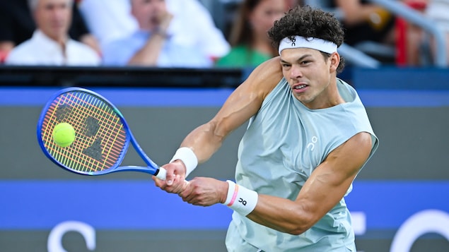 Expéditif face à Jakub Mensik, Ben Shelton file en demi-finale à Montréal
