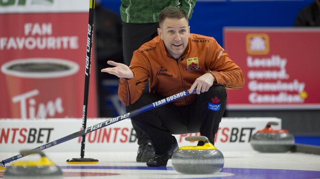 Brad Gushue et Tracy Fleury toujours invaincus aux essais olympiques
