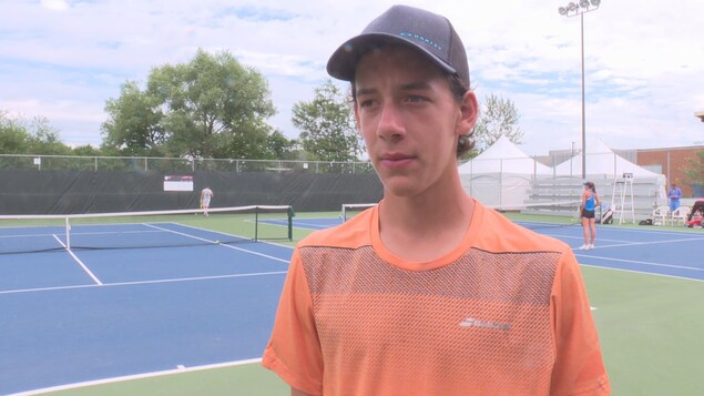 Sébastien Collard, 16 ans, en sera à son deuxième tournoi professionnel. Sébastien Collard, 16 ans, en sera à son deuxième tournoi professionnel.