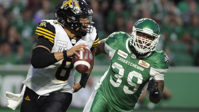 L’ailier défensif Charleston Hughes est de retour avec les Roughriders