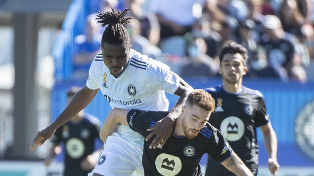 Le CF Montréal obtient l’attaquant Chinonso Offor du Fire de Chicago