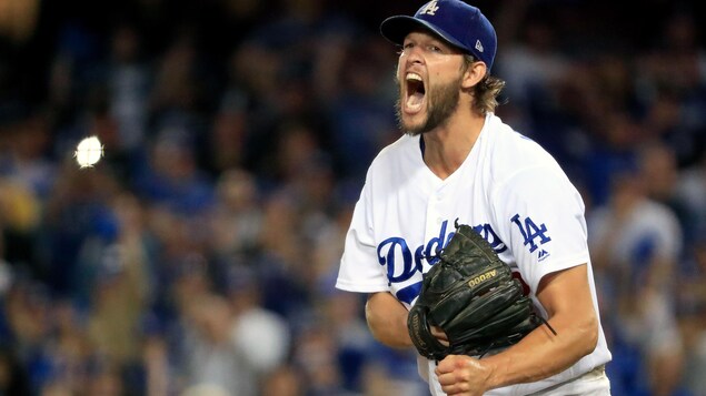 Clayton Kershaw rugit. Clayton Kershaw rugit.