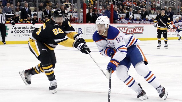 Doublé de McDavid et les Oilers l’emportent contre les Penguins