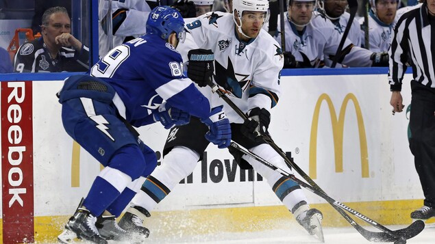 Dainius Zubrus à sa dernière saison dans la LNH avec les Sharks de San José Dainius Zubrus à sa dernière saison dans la LNH avec les Sharks de San José