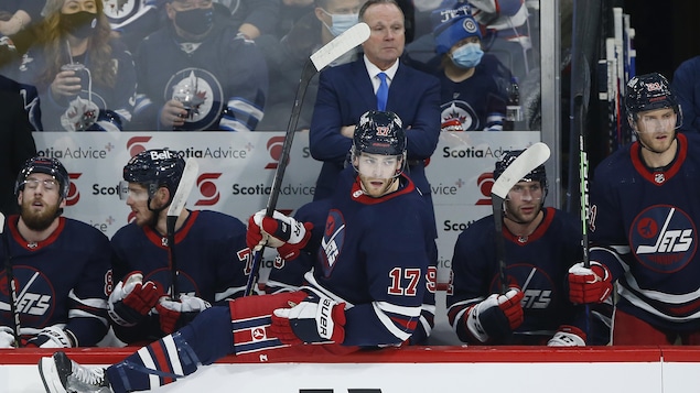 Les Capitals gâchent les débuts de Dave Lowry comme entraîneur-chef des Jets