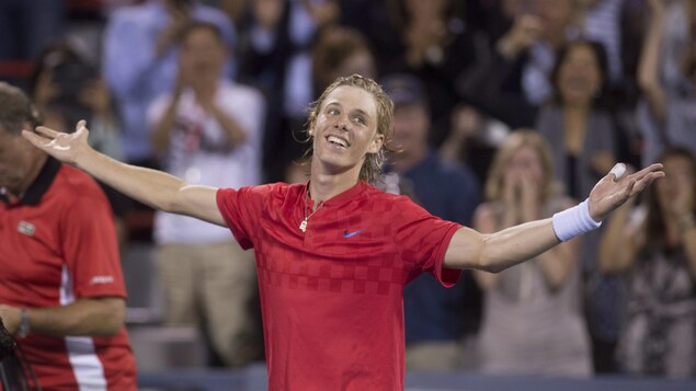 Denis Shapovalov après sa victoire contre Rafael Nadal à la Coupe Rogers de Montréal Denis Shapovalov après sa victoire contre Rafael Nadal à la Coupe Rogers de Montréal