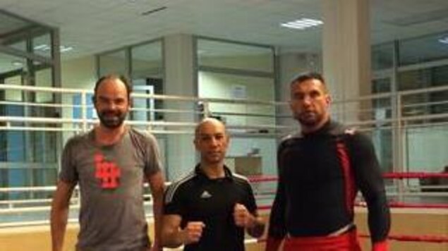 Édouard Philippe, son entraîneur Madjid Nassah (également directeur de l’association Émergence) et son partenaire d'entraînement Jérôme Le Banner Édouard Philippe, son entraîneur Madjid Nassah (également directeur de l’association Émergence) et son partenaire d'entraînement Jérôme Le Banner