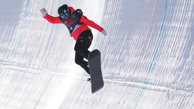 Elizabeth Hosking sur le podium en demi-lune à Calgary