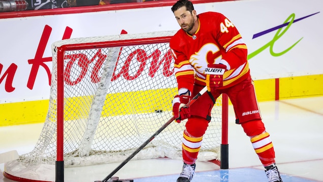 Erik Gudbranson des Flames veut s’installer à Calgary, en français