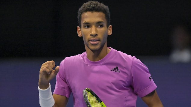 Félix Auger-Aliassime s’offre une demi-finale à Bâle