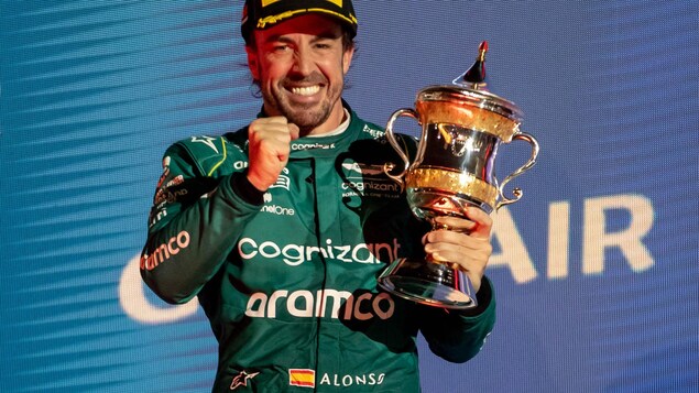 Vive les vieux! Fernando Alonso illumine la nuit au royaume