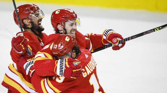 Les Flames renversent les Jets dans leur 10e victoire de suite