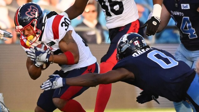 Les Alouettes trébuchent en fin de match à Toronto