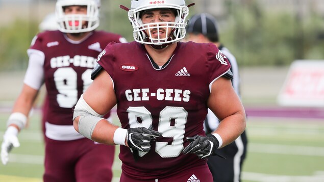 Les réactions sont nombreuses après la mort du joueur des Gee-Gees Francis Perron