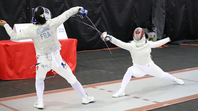 Gabriella Page en duel contre Malina Vongsavady lors du Grand prix de sabre de Montréal