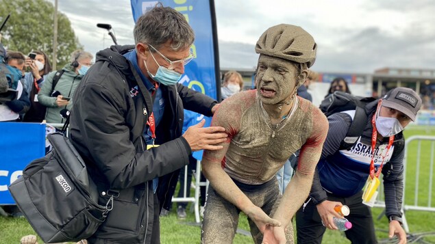 Une chute prive Guillaume Boivin de l’exploit à Paris-Roubaix, Colbrelli triomphe