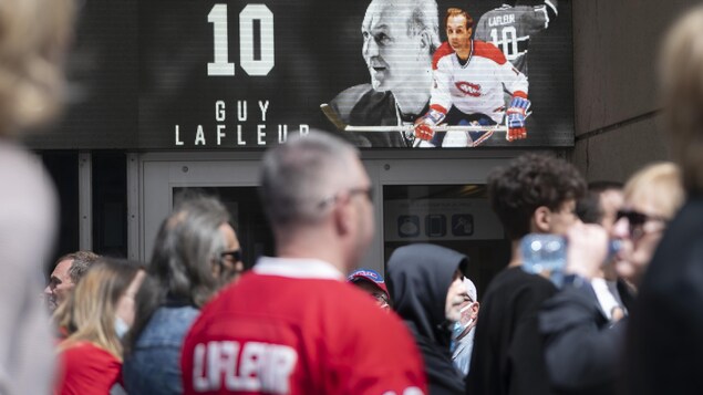 Les derniers hommages à Guy Lafleur en chapelle ardente