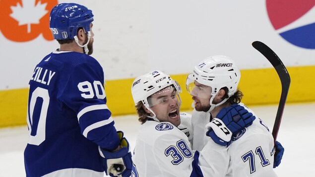 Le Lightning foudroie les Maple Leafs lors du premier match