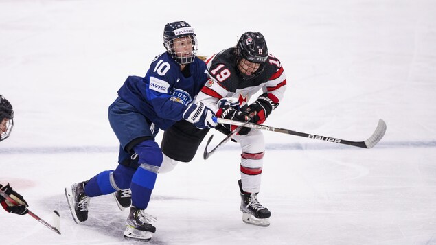 Entrée réussie pour Poulin et les Canadiennes au Championnat mondial