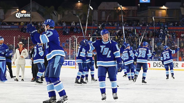 Le Lightning triomphe dans un match en plein air en Floride