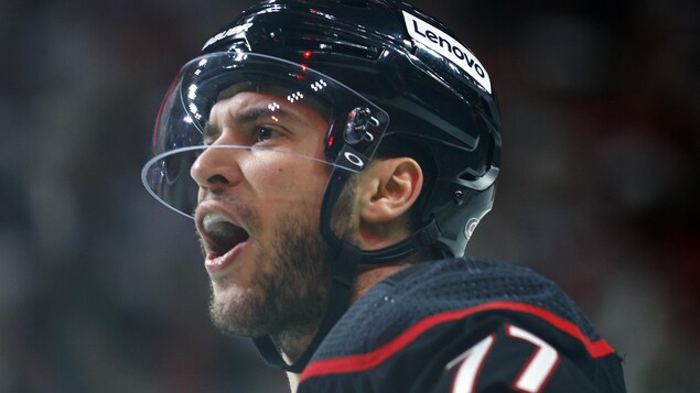 Tony DeAngelo est cédé aux Flyers de Philadelphie