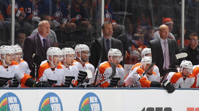 Les Flyers congédient Alain Vigneault et Michel Therrien