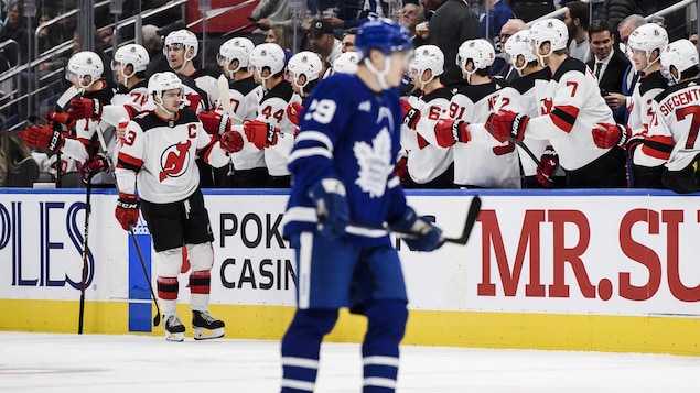 Les Maple Leafs récoltent un point dans la 11e victoire de suite des Devils
