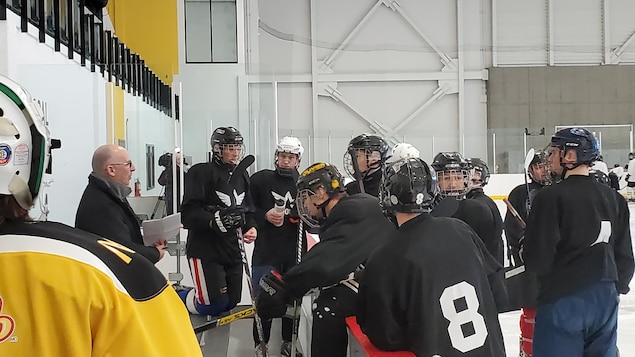 Inauguration de la saison de hockey des Pionniers et Pionnières de Rimouski