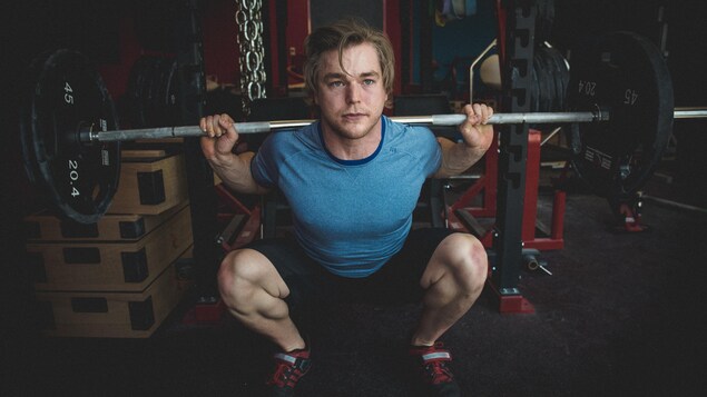 Hugo Barrette à l'entraînement en gymnase