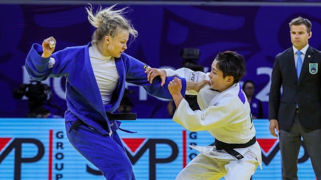 Deux judokas en action