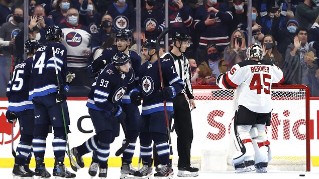 Les Jets se ressaisissent face aux Devils