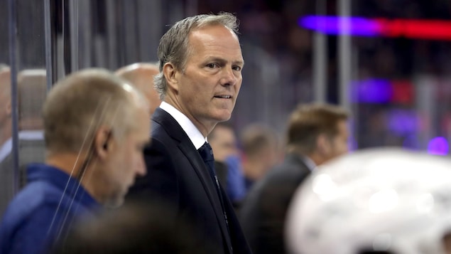 Jon Cooper gagne le trophée Jack-Adams, remis à l’entraîneur de l’année dans la LNH