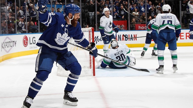 Jordie Benn inscrit le but vainqueur à son premier match pour les Maple Leafs