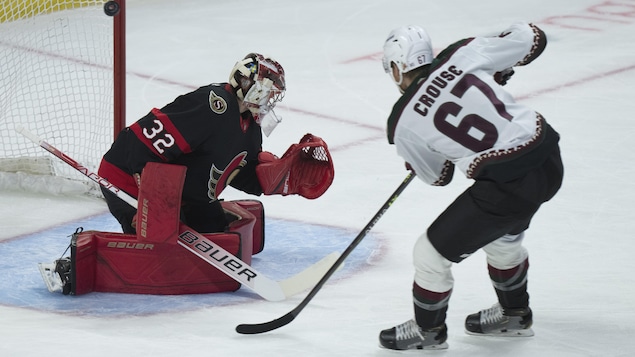 Tour du chapeau de Lawson Crouse dans un gain des Coyotes à Ottawa