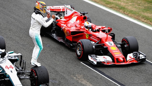 Lewis Hamilton en pole à Silverstone Lewis Hamilton en pole à Silverstone