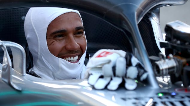 Lewis Hamilton à l'arrivée du Grand Prix du Japon Lewis Hamilton à l'arrivée du Grand Prix du Japon