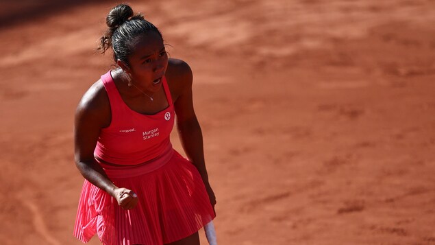 Laila Annie Fernandez knocks out the 21st seed at Roland Garros