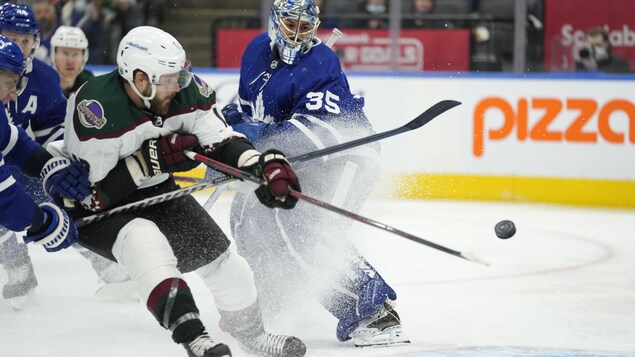 Les Maple Leafs remontent, mais flanchent en prolongation face aux Coyotes