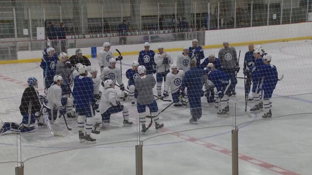 Les Maple Leafs s’entraînent dans une petite ville de l’Ontario