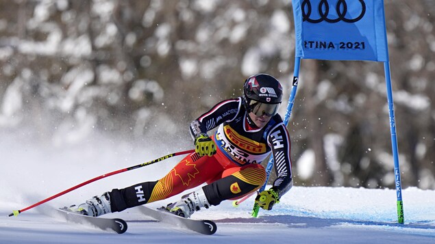 Marie-Michèle Gagnon effectue un virage aux Championnats du monde de ski alpin de la FIS