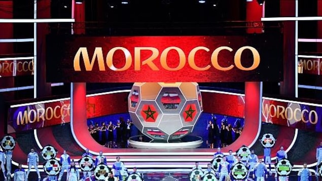 Le nom du pays apparaît en grosses lettres. Le nom du pays apparaît en grosses lettres.