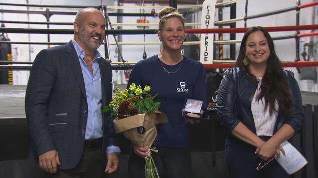 Marie-Ève Dicaire reçoit le prix Maurice-Richard