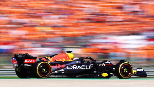La monoplace de Max Verstappen durant la course sprint